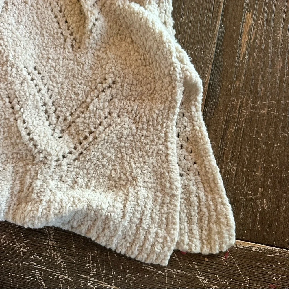 cupcakes & cashmere chic neck